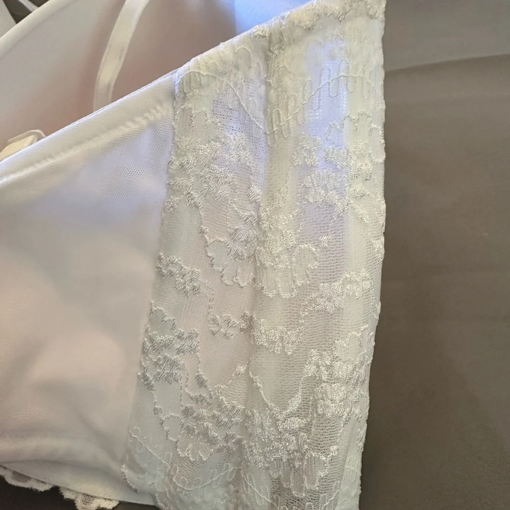 Dominique White Lace Convertible 46DD Convertible Strapless Bra NWT - Picture 4 of 9